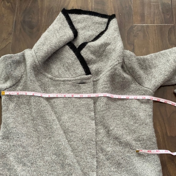 Max Studio Black and Grey Knit Waterfall Cardigan - Picture 14 of 14